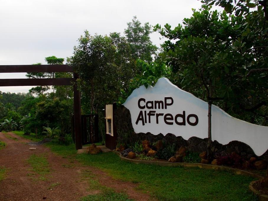 Camp Alfredo Adventure Resort Илойло Сити Екстериор снимка